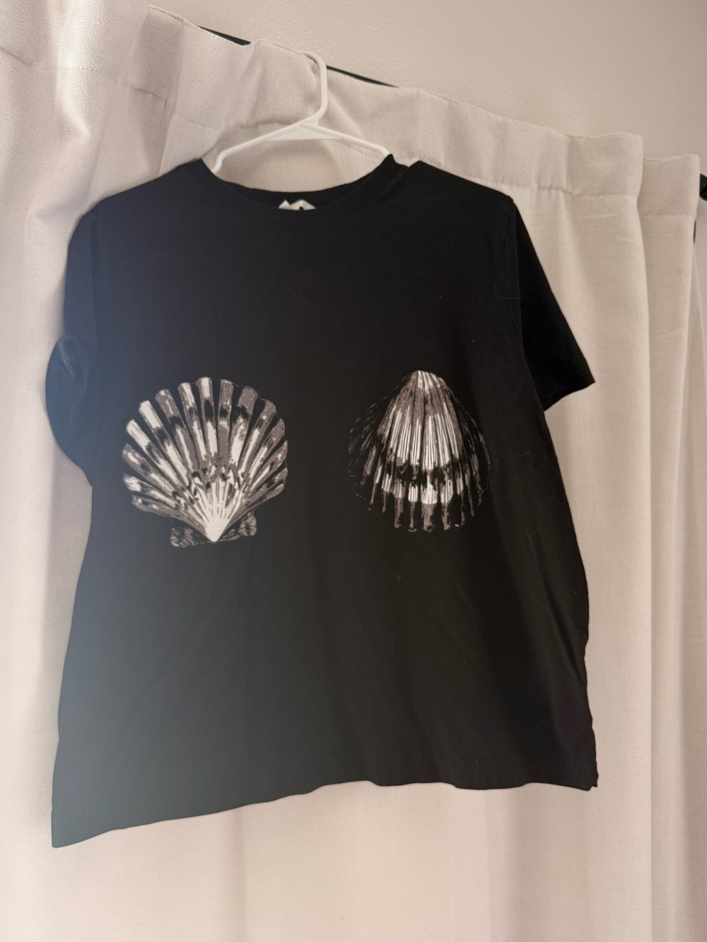 H&M Black Short-Sleeve Tee with Silver Shell Prints